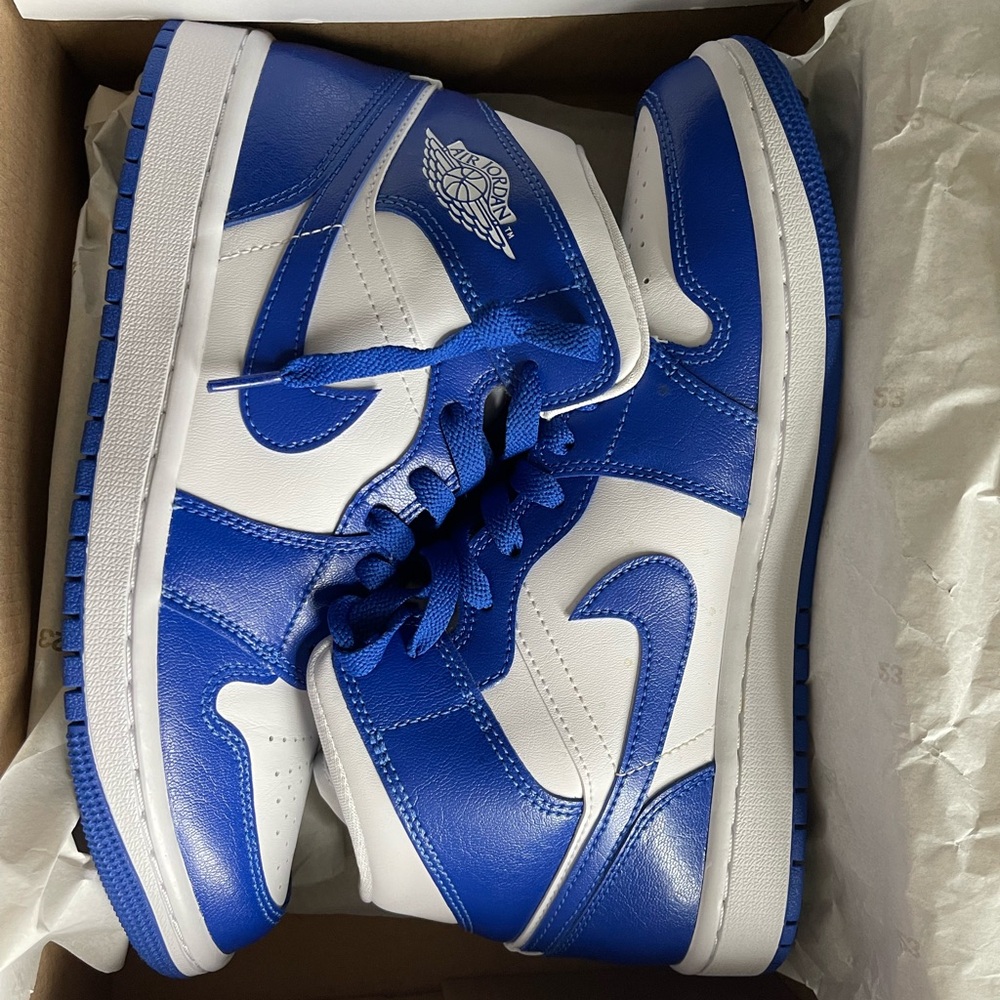 Women’s Jordan 1 Mid Kentucky Blue
